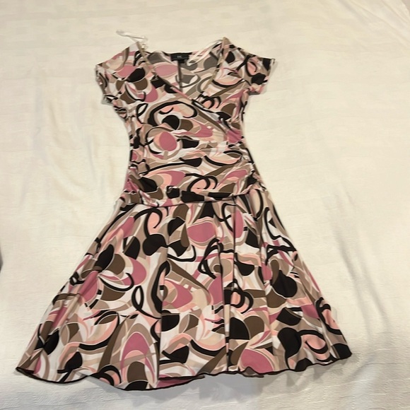 Iz Byer Dresses & Skirts - Adorable brown: rose/ creme